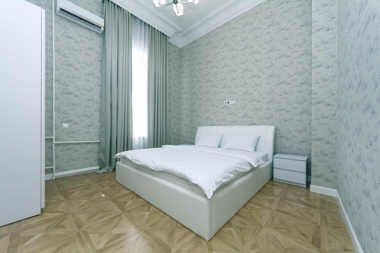 Vip Near Premier Palace & Arena City Kiev Luaran gambar